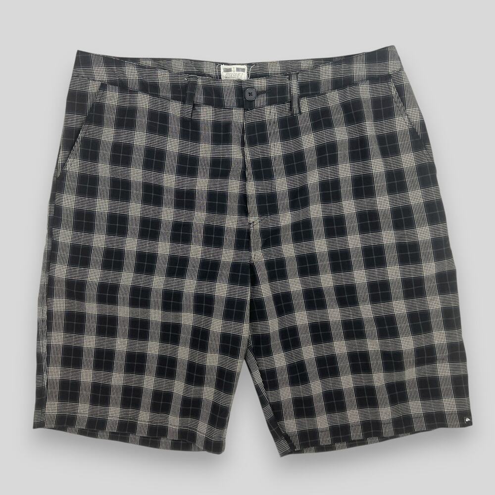 Quiksilver Plaid Flat Front Shorts Black & Gray Check Size 38